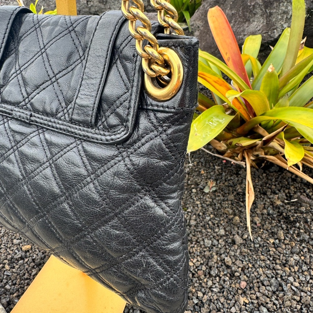 Marc Jacobs Made in Italy Black Quilted Leather Chain Shoulder Bag Gold Hardware - Picture 4 of 13